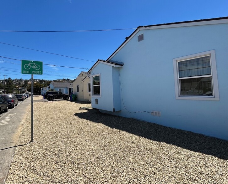 1496 167th Ave, Ashland, CA à vendre - Photo de l’immeuble – Image 2 sur 5