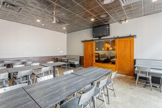 420 Broad St, Chattanooga, TN à louer Photo intérieure– Image 2 sur 23