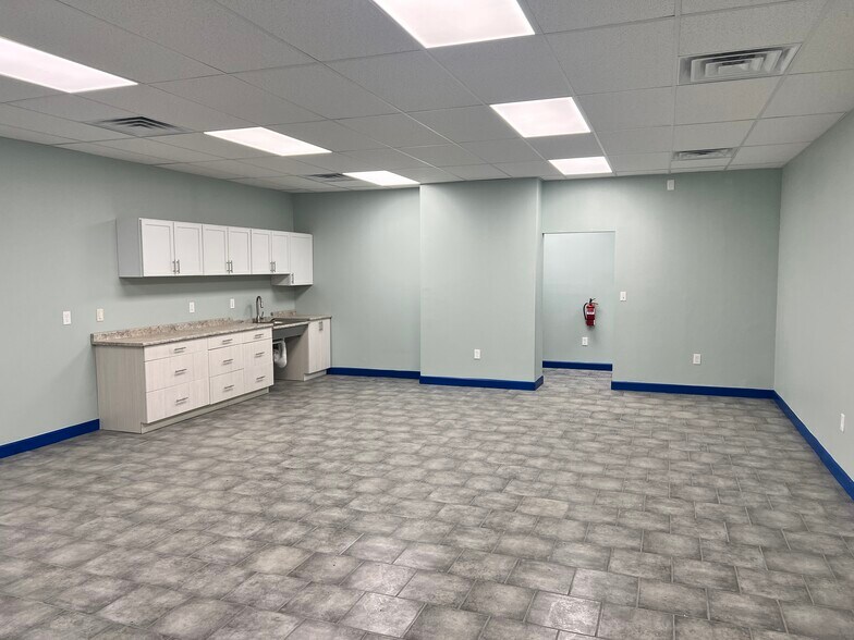 5000-5038 Alameda Ave, El Paso, TX à louer - Photo intérieure – Image 2 sur 9