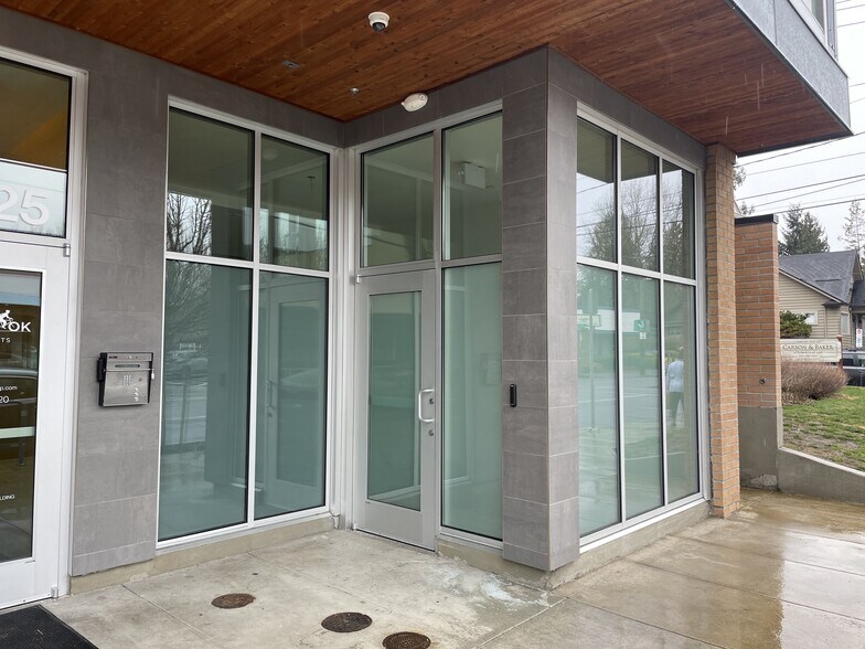 2025 NE 42nd Ave, Portland, OR à louer - Photo de l’immeuble – Image 3 sur 5