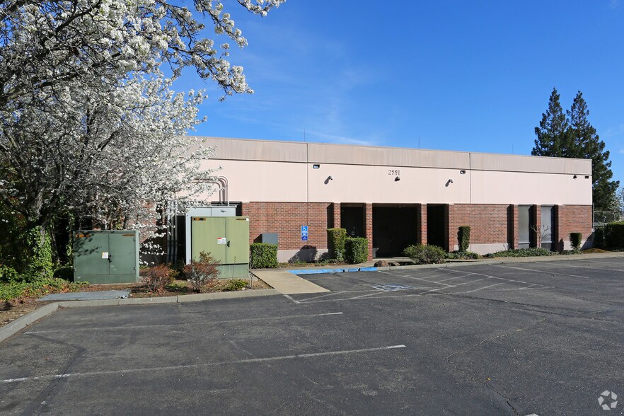 2991 Gold Canal Dr, Rancho Cordova, CA à vendre - Photo de l’immeuble – Image 2 sur 2