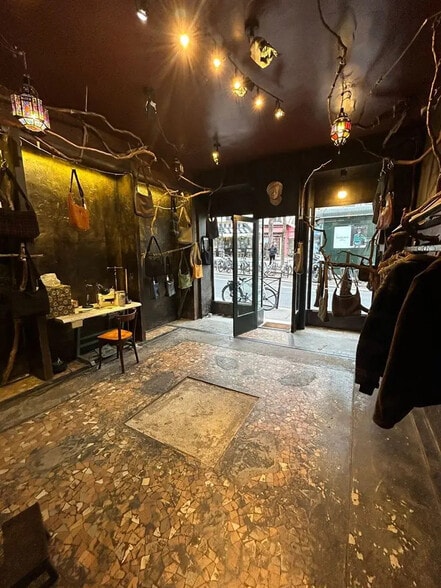 Local commercial dans Paris à louer - Photo intérieure – Image 2 sur 4