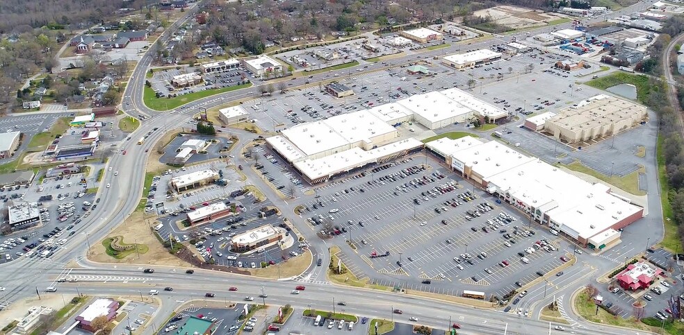 1494-1530 Poinsett Hwy, Greenville, SC à louer - Aérien – Image 1 sur 2
