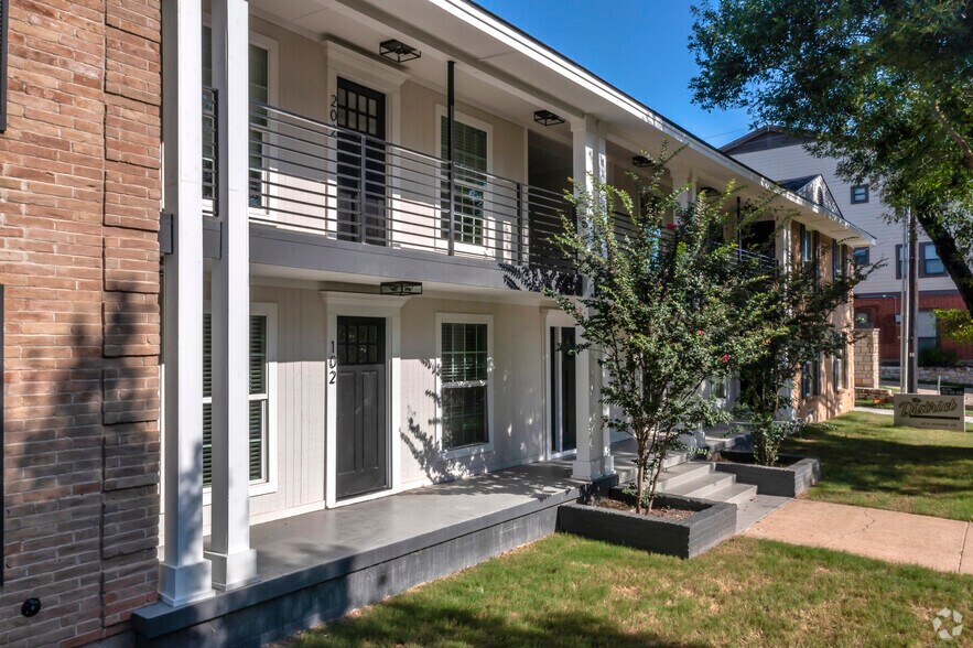 425 N Rosemont Ave, Dallas, TX à vendre - Photo de l’immeuble – Image 2 sur 41