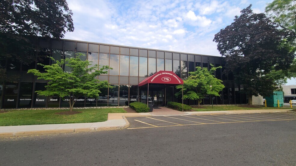776 Shrewsbury Ave, Tinton Falls, NJ à louer - Photo de l’immeuble – Image 1 sur 4