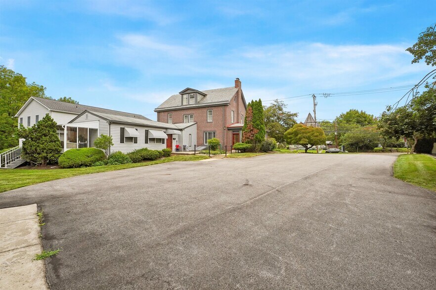214 N Main St, North Wales, PA à vendre - Photo de l’immeuble – Image 3 sur 37
