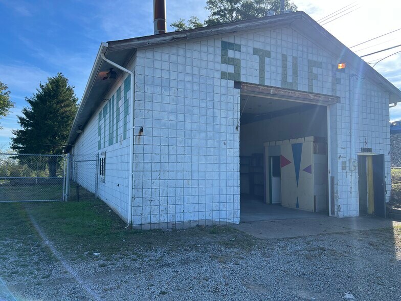 1610 Greensburg Pike, North Versailles, PA à louer - Photo de l’immeuble – Image 2 sur 9