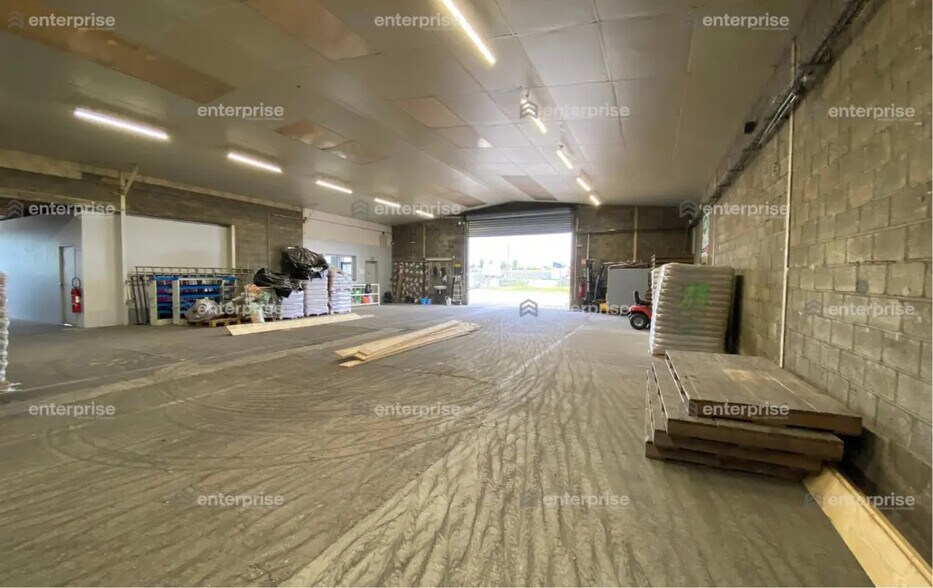 Local d'activités dans Méru à vendre - Photo de l’immeuble – Image 2 sur 4