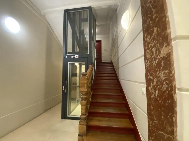 Bureau dans Paris à louer - Photo de l’immeuble – Image 2 sur 4