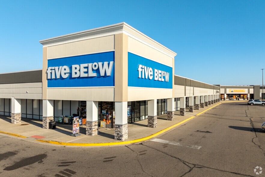 438-462 E Edgewood Blvd & SEC American Rd & E Edgewood Blvd, Lansing, MI à louer - Photo de l’immeuble – Image 2 sur 46