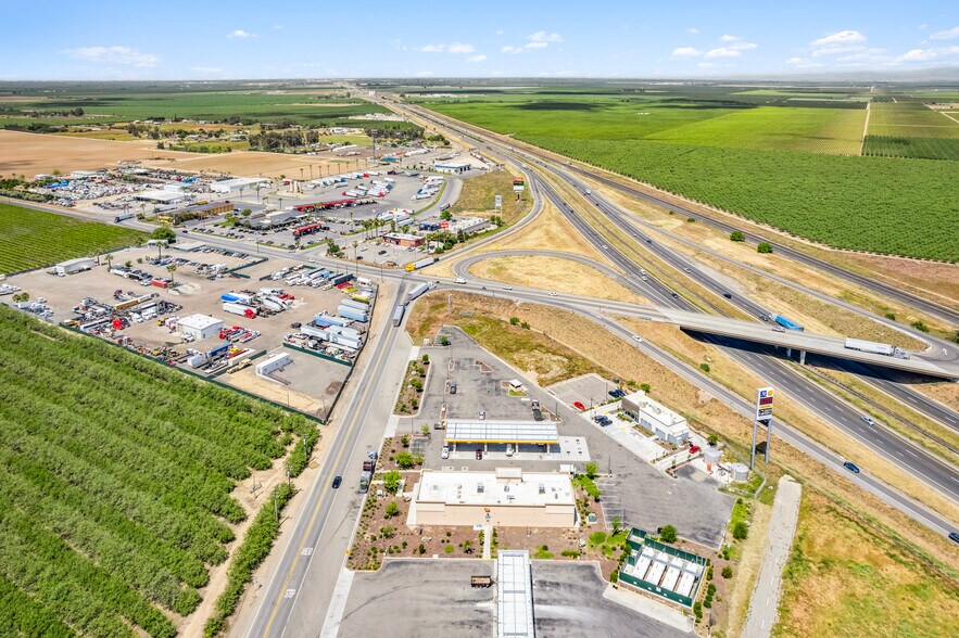 18463 Road 23, Madera, CA à vendre - Photo de l’immeuble – Image 3 sur 8