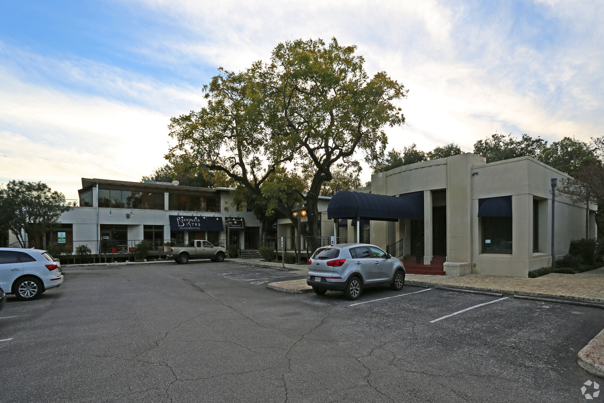 4001-4067 Broadway St, San Antonio, TX à louer Photo de l’immeuble– Image 1 sur 15