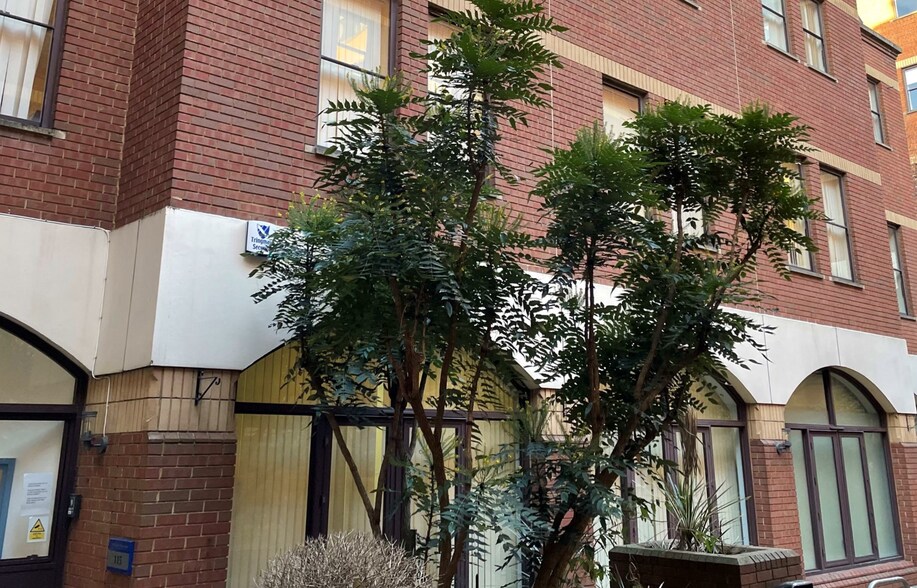 115 High St, Croydon à louer - Photo principale – Image 1 sur 9