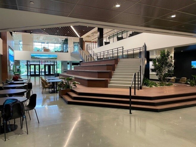 35555 W 12 Mile Rd, Farmington Hills, MI à louer - Hall d’entrée – Image 3 sur 14