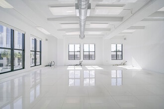 814 Ponce de Leon Blvd, Coral Gables, FL à louer Photo intérieure– Image 1 sur 3