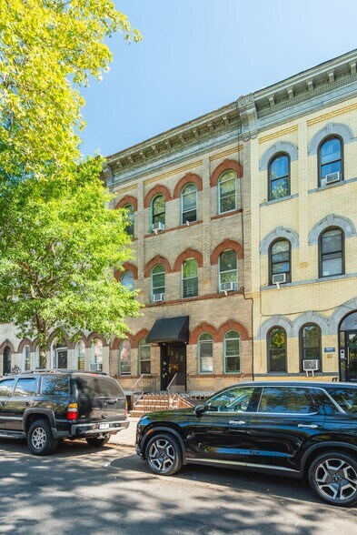 316 Suydam St, Brooklyn, NY à vendre - Photo de l’immeuble – Image 3 sur 14