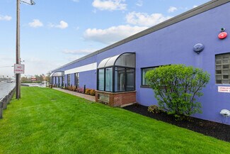 Plus de détails pour 120 Andover St, Danvers, MA - Local commercial à louer