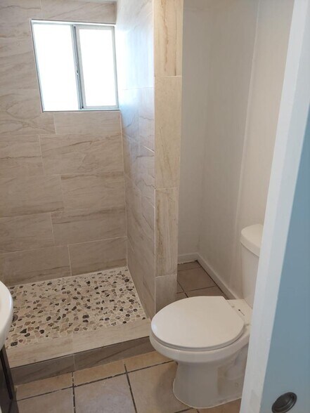 15628 10th St, Victorville, CA à vendre - Photo intérieure – Image 3 sur 17