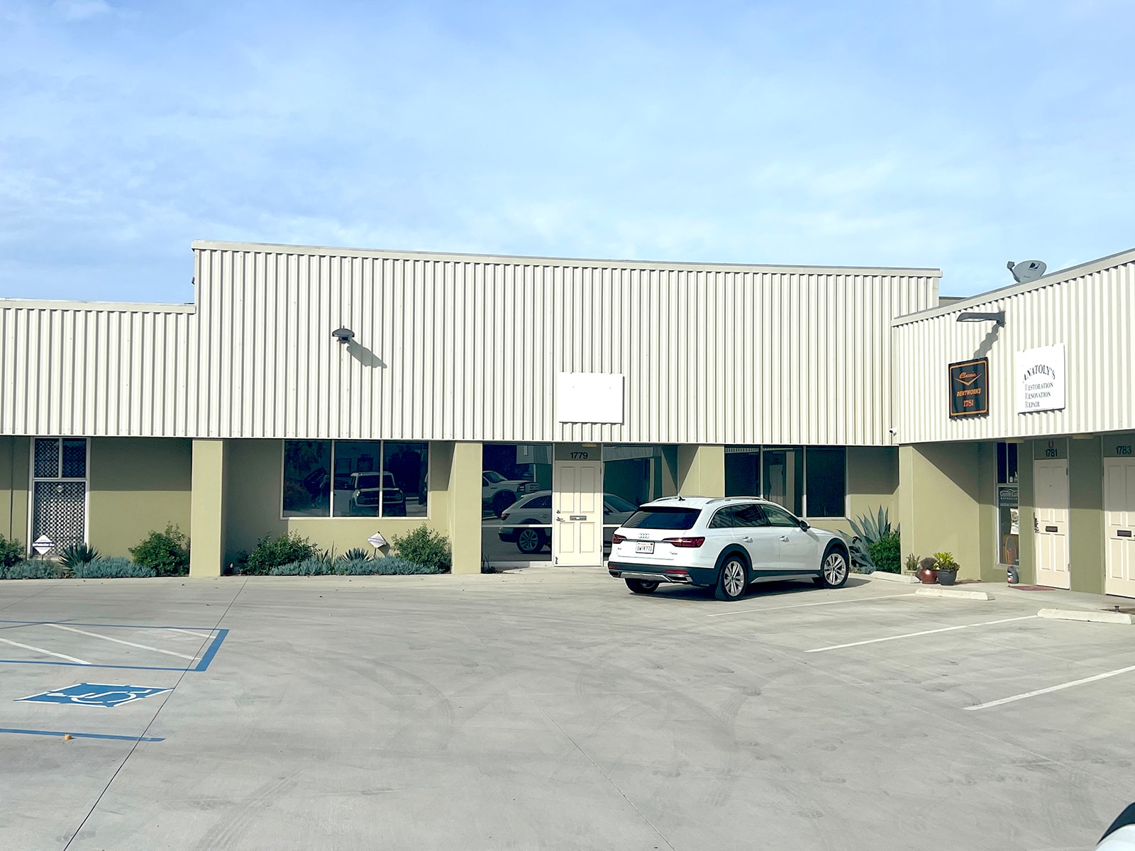 1773-1793 Whittier Ave, Costa Mesa, CA à louer Photo de l’immeuble– Image 1 sur 2