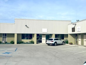 1773-1793 Whittier Ave, Costa Mesa, CA à louer Photo de l’immeuble– Image 1 sur 2