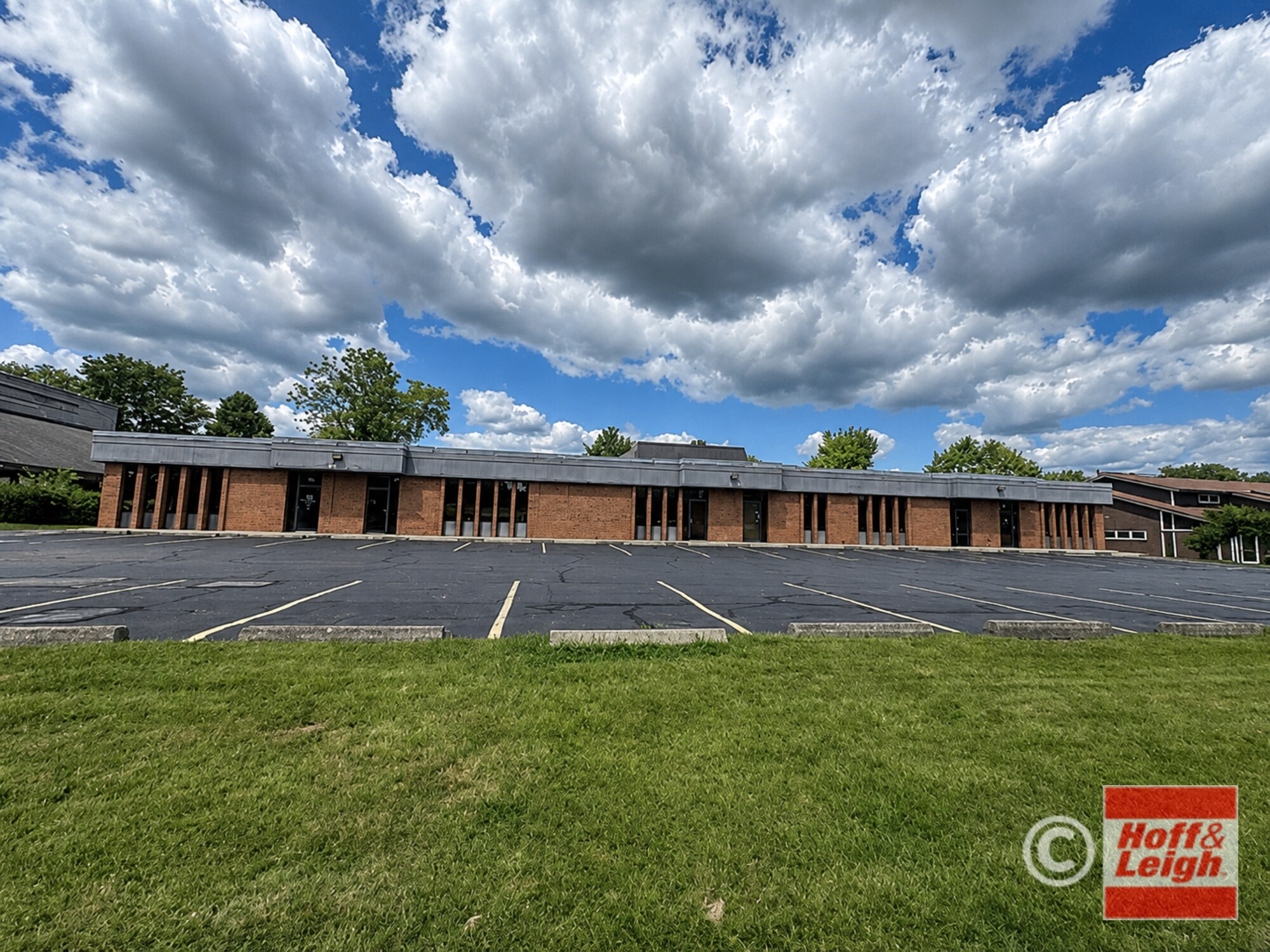 81-90 N Miller Rd, Fairlawn, OH à vendre Photo de l’immeuble– Image 1 sur 12