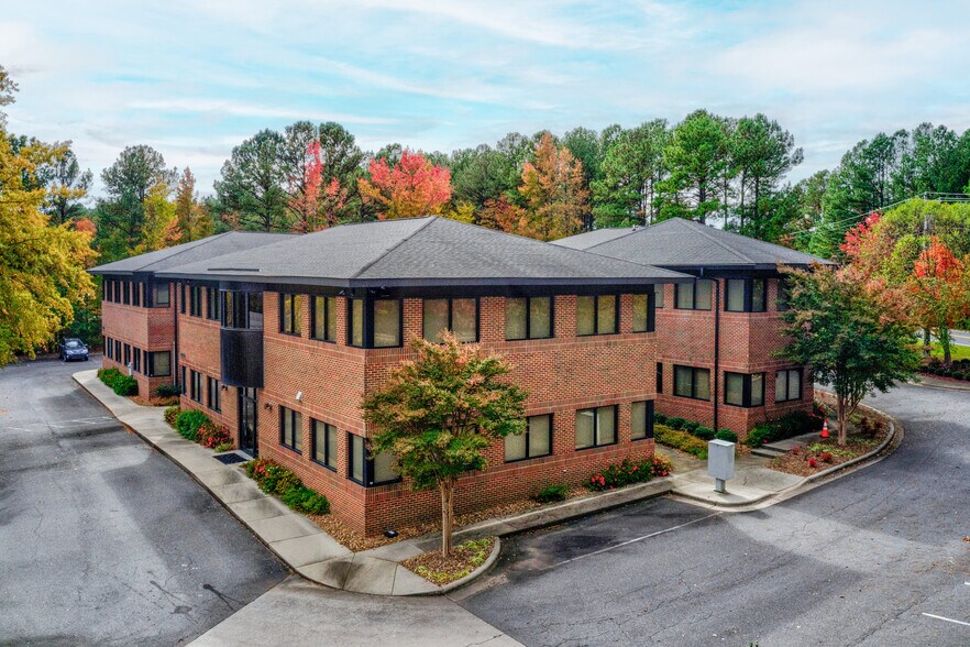 2222 Sedwick Rd, Durham, NC à louer - Photo principale – Image 1 sur 16
