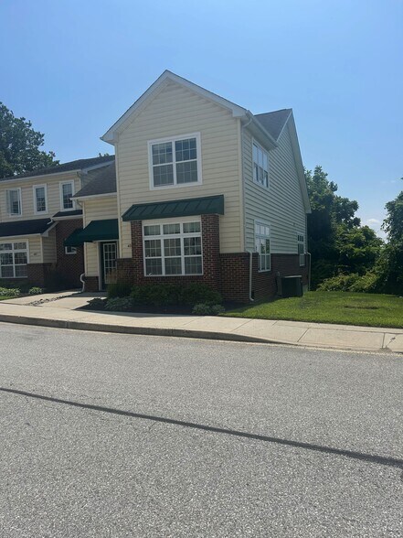 408 Larch Cir, Wilmington, DE à louer - Photo de l’immeuble – Image 3 sur 18