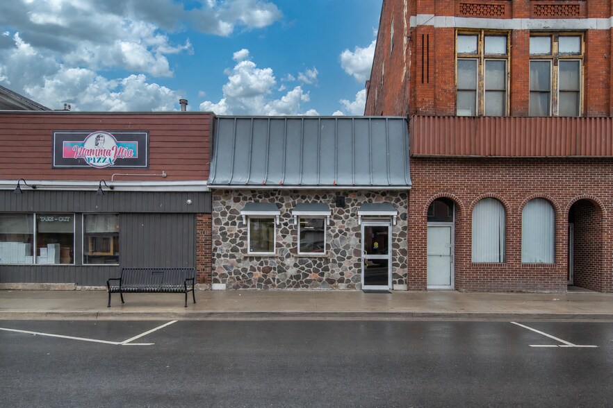 58 Dundas St E, Napanee, ON à vendre - Photo de l’immeuble – Image 1 sur 25
