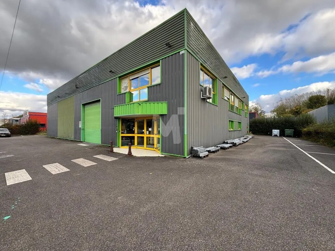 Local d’activités dans Étréchy à louer Photo de l’immeuble– Image 1 sur 15