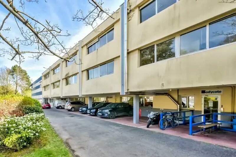 Bureau dans Neuilly-sur-Marne à louer - Photo de l’immeuble – Image 2 sur 6