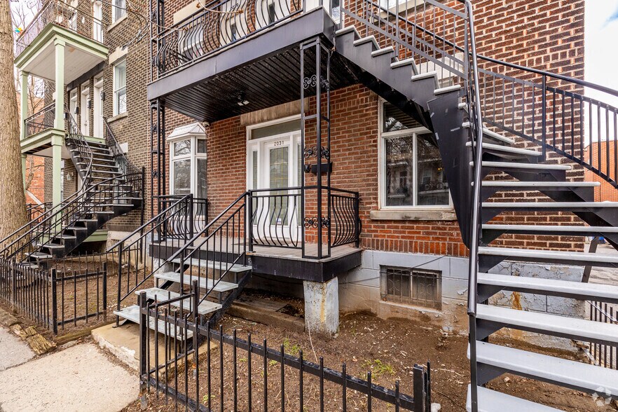 2023-2031 Rue Dezery, Montréal, QC à vendre - Photo de l’immeuble – Image 3 sur 3