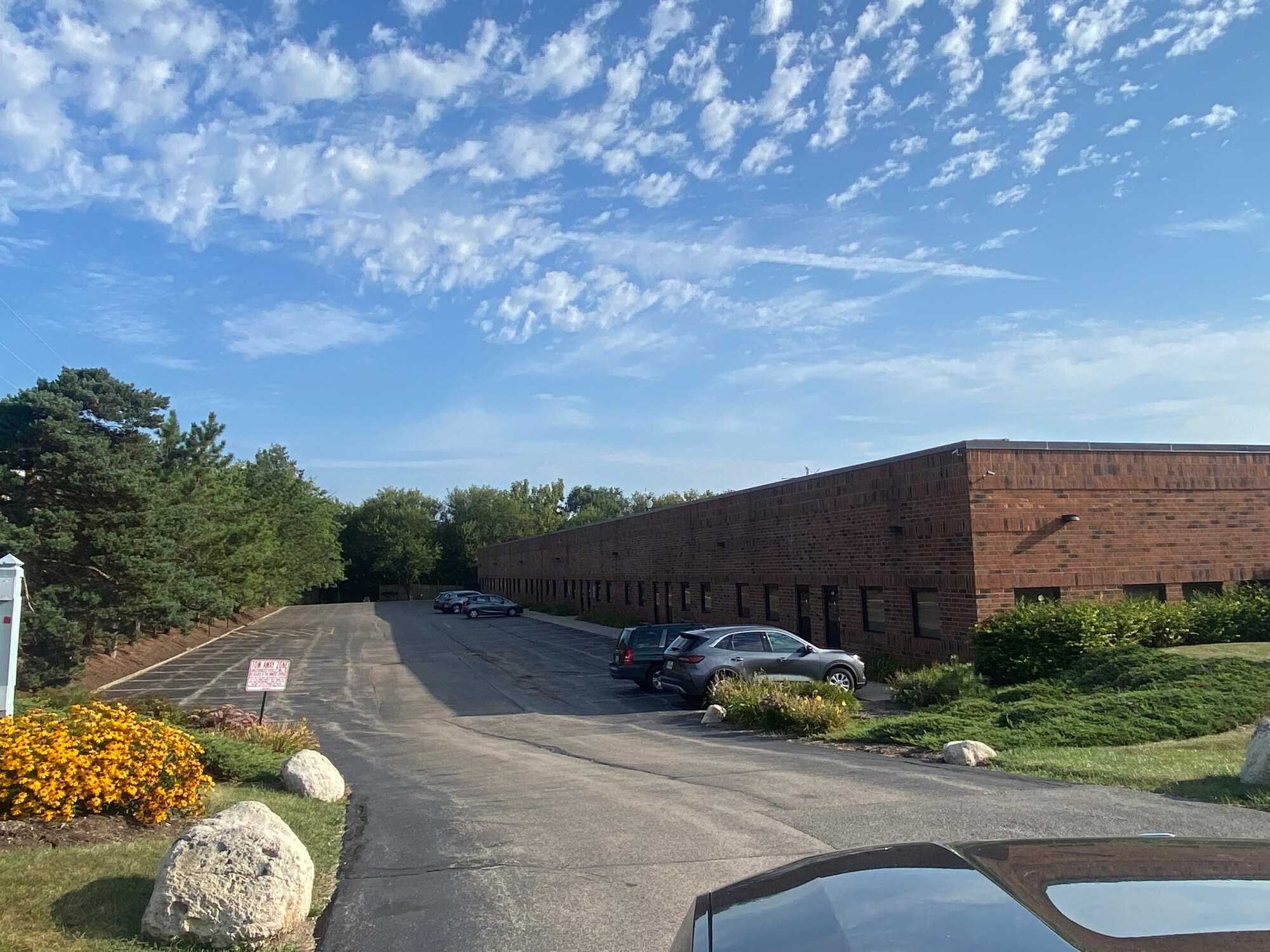 28144 W Industrial Ave, Lake Barrington, IL à louer Photo de l’immeuble– Image 1 sur 7