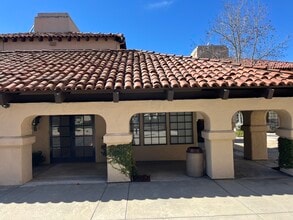 16236 San Dieguito Rd, Rancho Santa Fe, CA à louer Photo intérieure– Image 1 sur 5