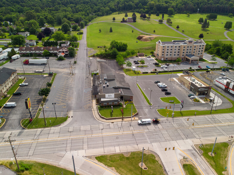 4476 Business 220, Bedford, PA à vendre - Photo principale – Image 1 sur 43