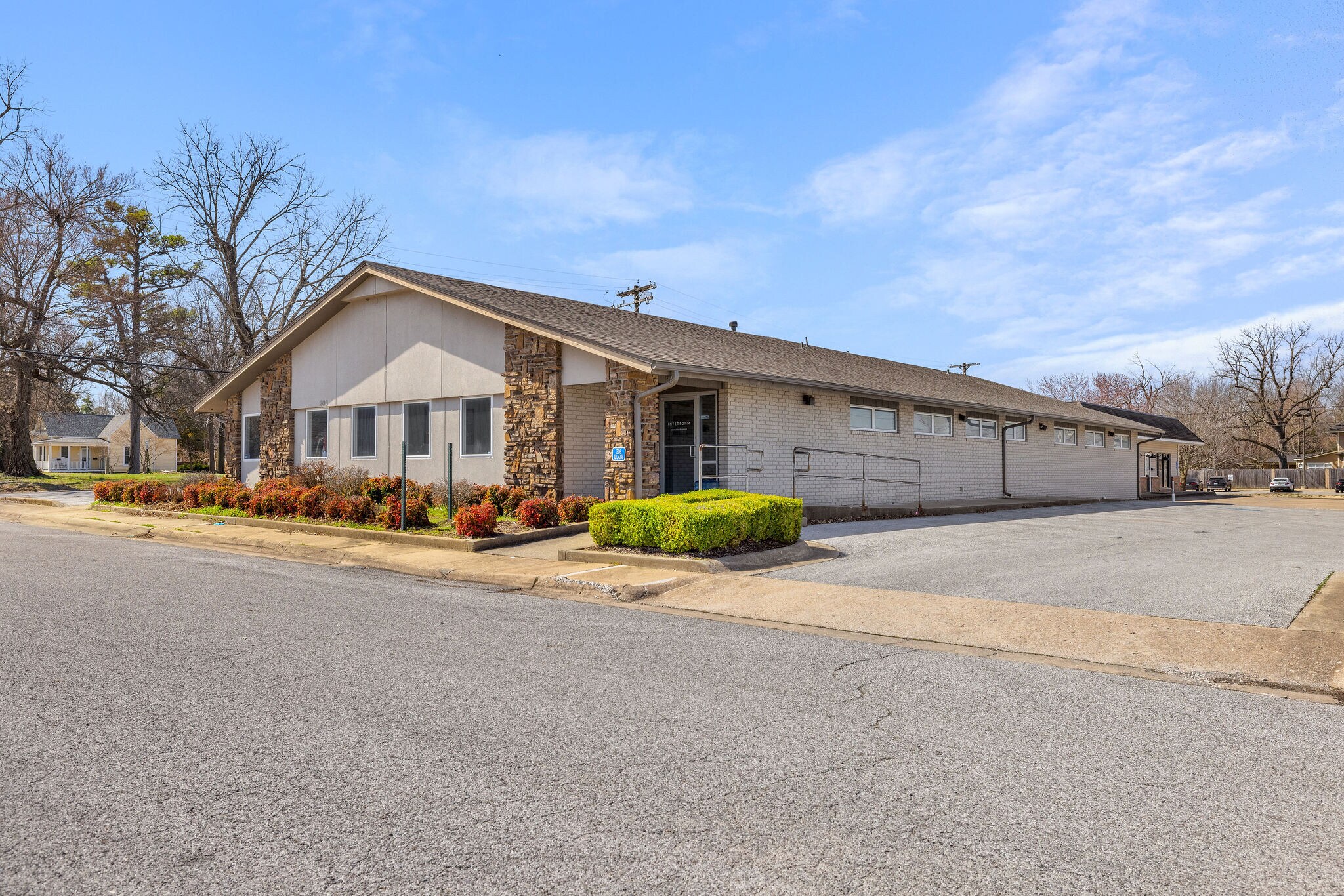 206 S Blair St, Springdale, AR à louer Photo principale– Image 1 sur 9