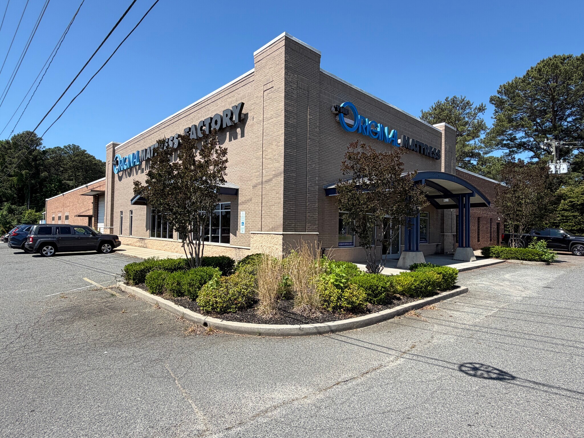 8200 South Blvd, Charlotte, NC à louer Photo de l’immeuble– Image 1 sur 10