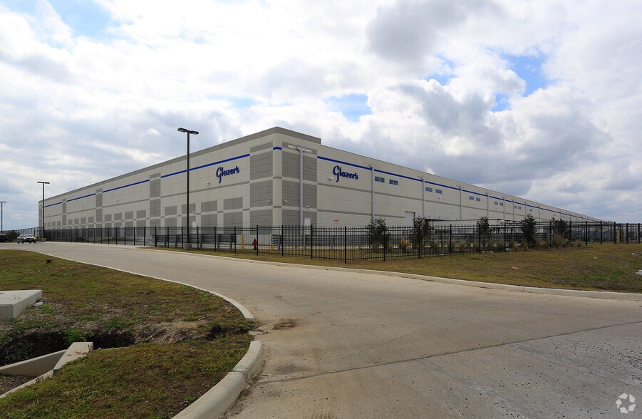 1002 S Callaghan Rd, San Antonio, TX à louer - Photo de l’immeuble – Image 3 sur 3