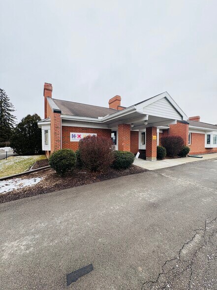 304 Hoffman St, Elmira, NY à vendre - Photo de l’immeuble – Image 3 sur 23
