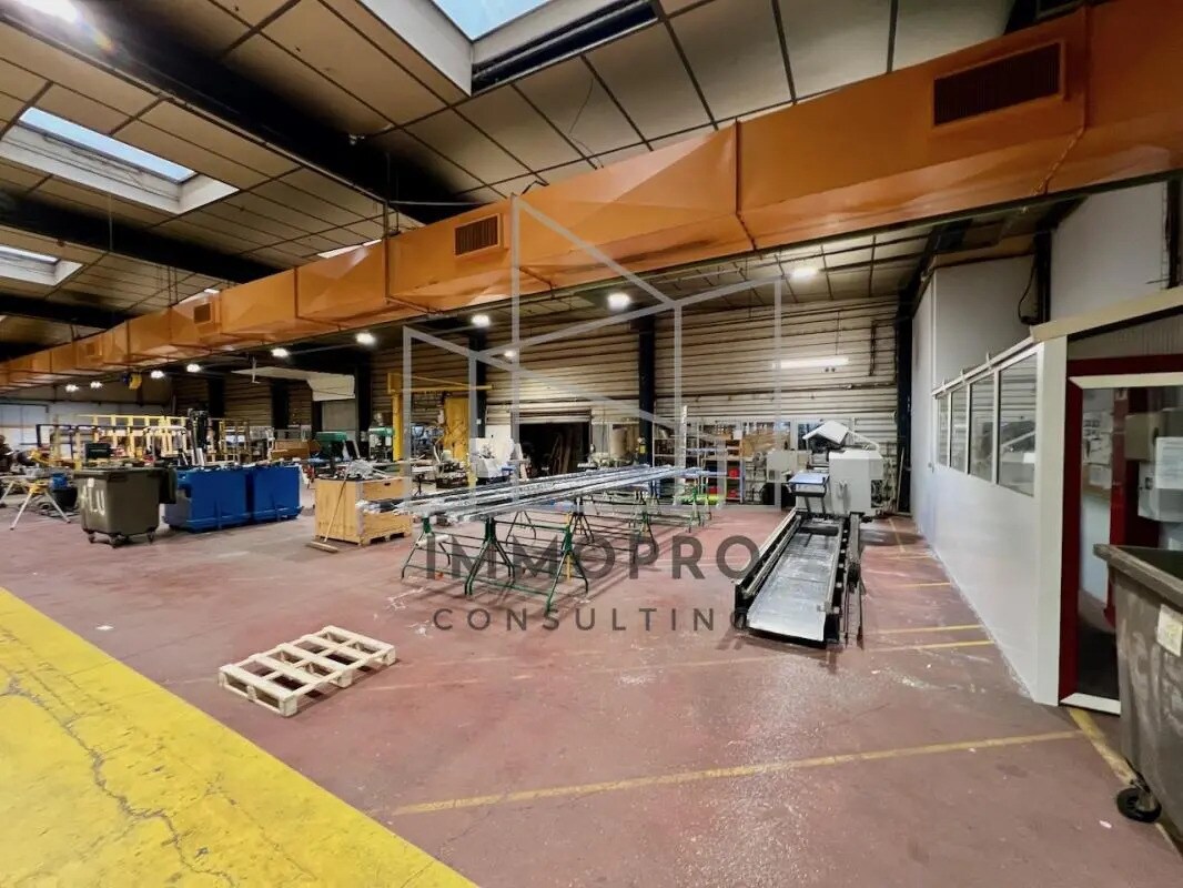 Local d’activités dans Évreux à louer Photo de l’immeuble– Image 1 sur 7