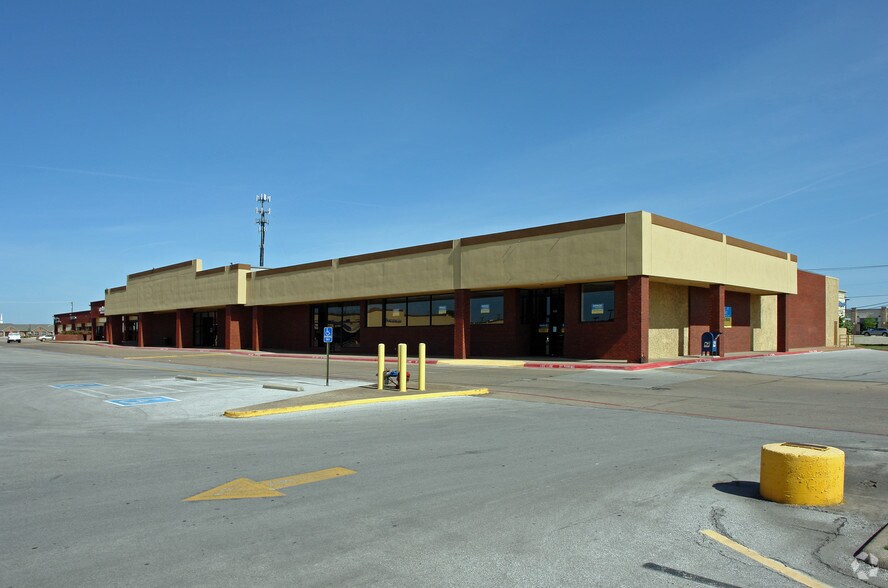 503-601 N Highway 77, Waxahachie, TX à louer - Photo de l’immeuble – Image 3 sur 10
