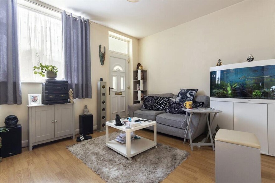 98 Oxford St, Grimsby à vendre - Photo de l’immeuble – Image 2 sur 13