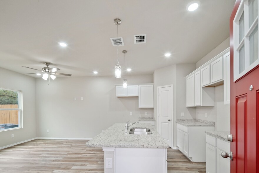 Sai Manor, San Antonio, TX à vendre - Photo intérieure – Image 2 sur 21