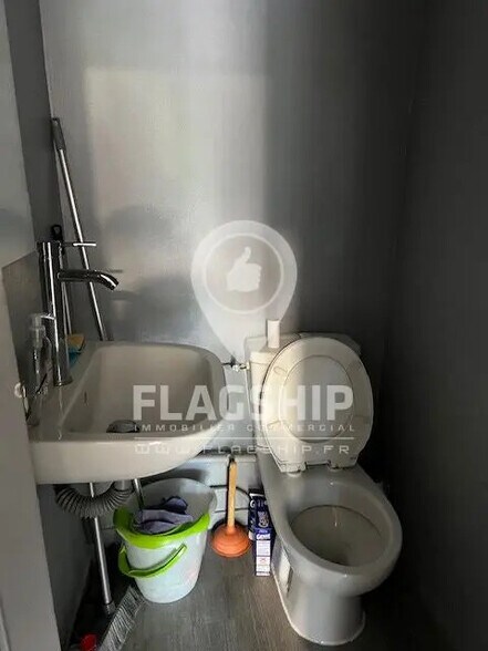Local commercial dans Boulogne-Billancourt à louer - Photo de l’immeuble – Image 3 sur 5