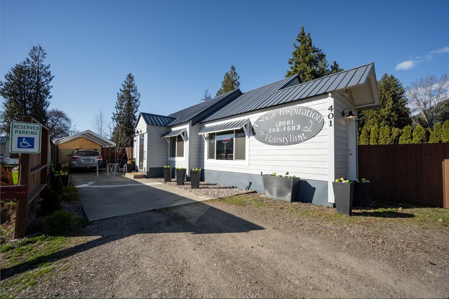 401 N Stephen St, Clark Fork, ID à vendre - Photo de l’immeuble – Image 3 sur 35