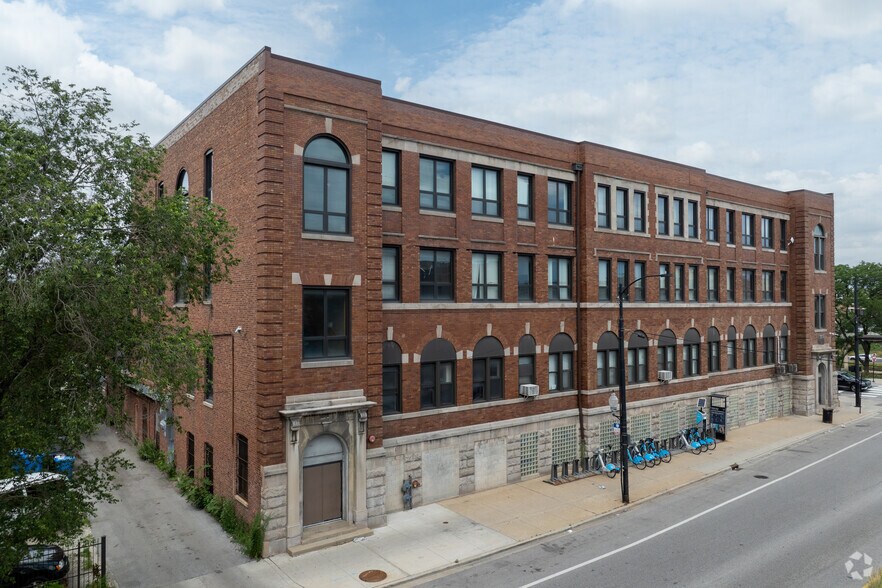 2401 W Congress Pky, Chicago, IL à vendre - Photo principale – Image 1 sur 5