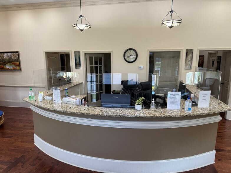 367 Athens Hwy, Loganville, GA à louer - Photo de l’immeuble – Image 2 sur 10