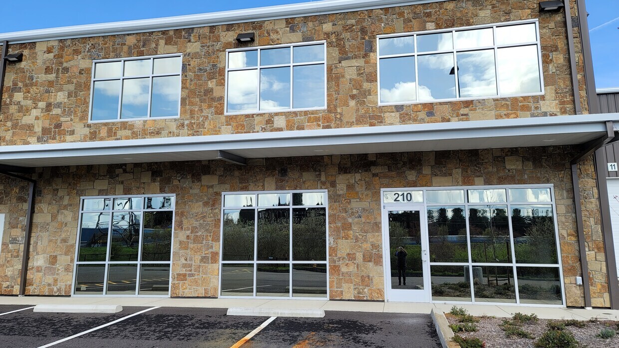 6501 NE 47th Ave, Vancouver, WA à louer Photo de l’immeuble– Image 1 sur 19