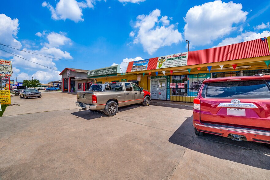 2748 Culebra Rd, San Antonio, TX à vendre - Photo principale – Image 1 sur 21