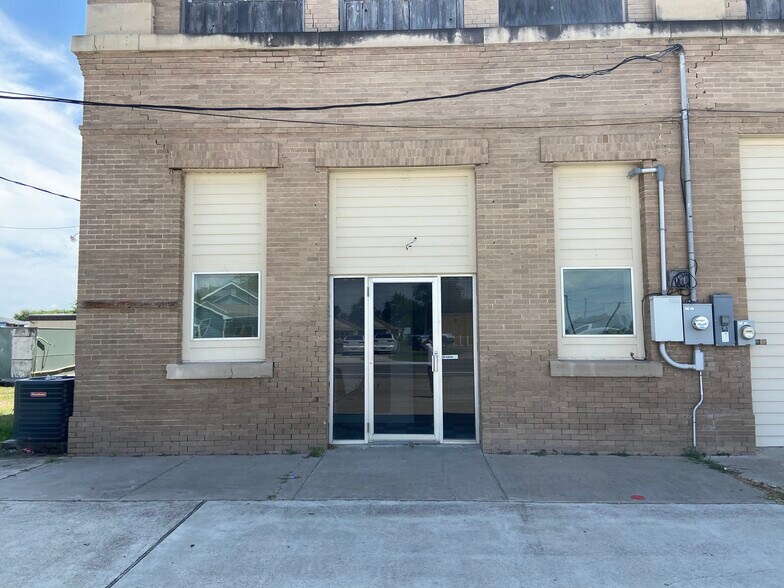 114 Ave C, Gregory, TX à louer - Photo de l’immeuble – Image 2 sur 9