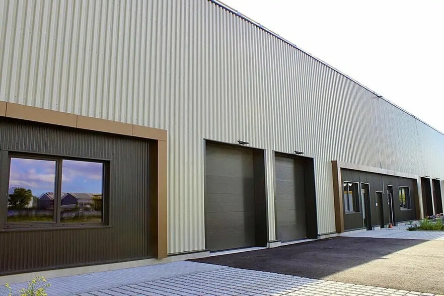 Local d'activités dans Illzach à vendre - Photo de l’immeuble – Image 3 sur 4